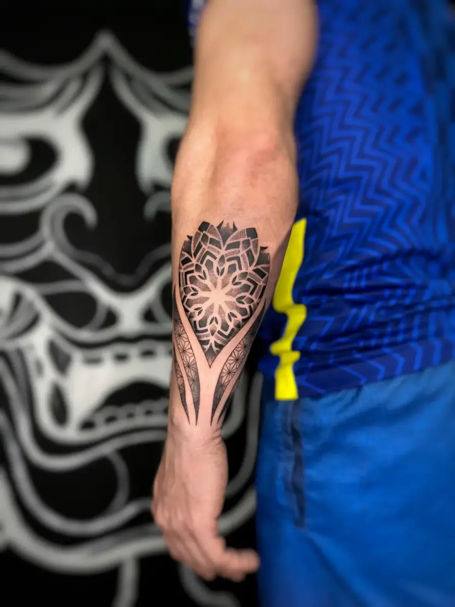 Mandala — dłoń